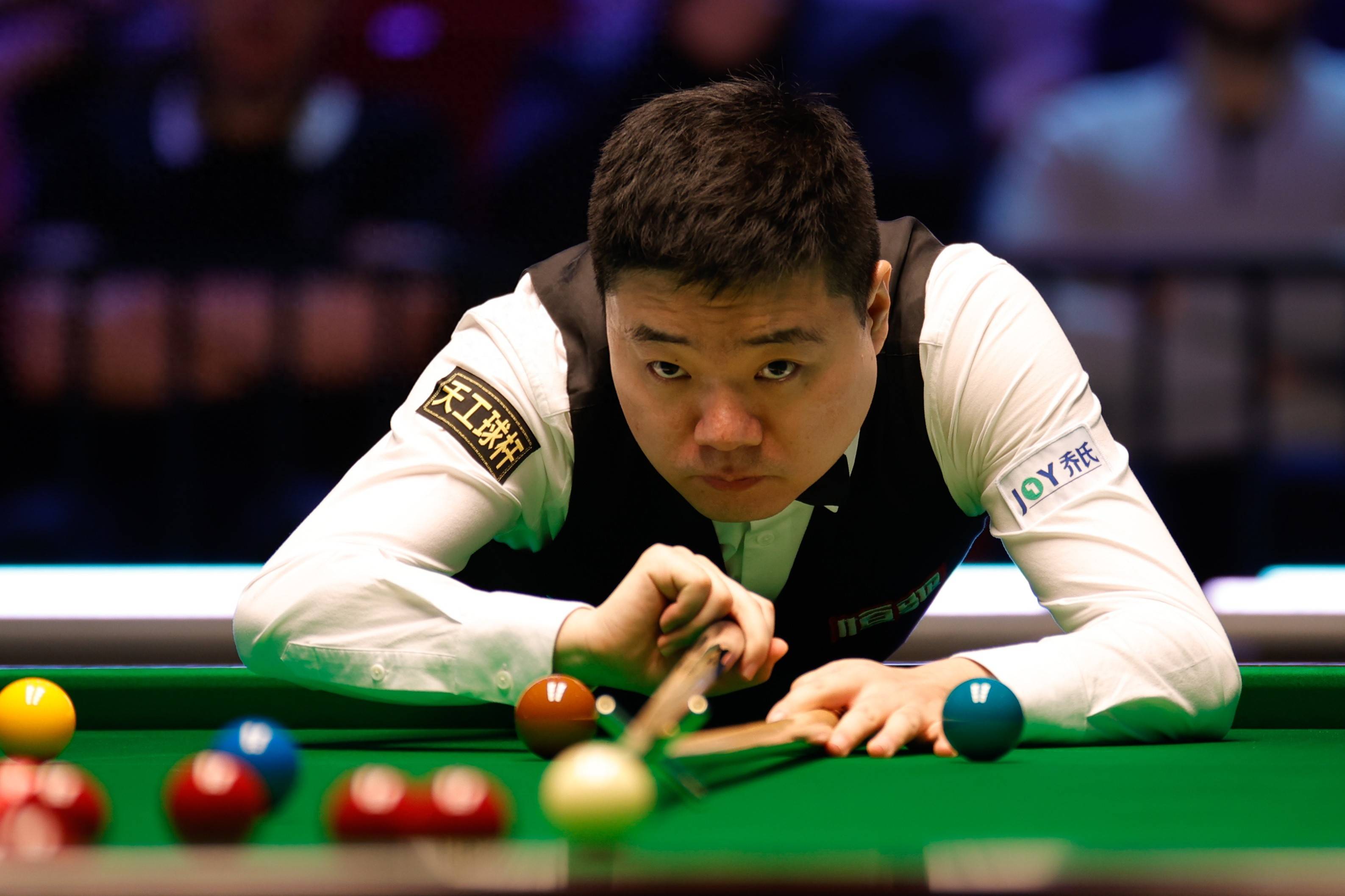 并逐渐掌控 并逐渐掌控